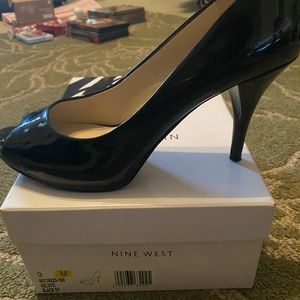 🌸Nine West Black Open Toe Pump🌸